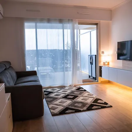 Superb With Incredible View And Pool *