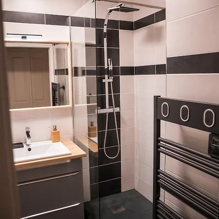 Superb With Incredible View And Pool Cap-d'Ail